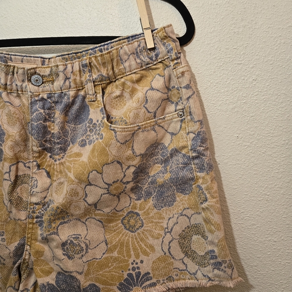 Pilcro Hi Rise Denim Floral Shorts Large - Picture 4 of 14